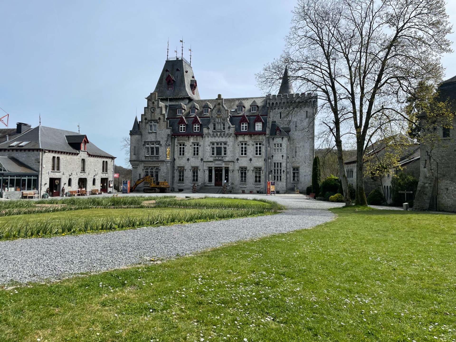 Radhadesh, chateau le Petit Somme